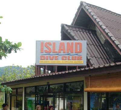 Hand made sign with 3D lettering for Island Dive Club. 
